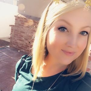 Meet your Posher, Halie